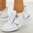 Białe skórzane sneakersy damskie na koturnie Cambell 94311