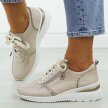 Beżowe skórzane sneakersy damskie na koturnie Cambell 94311