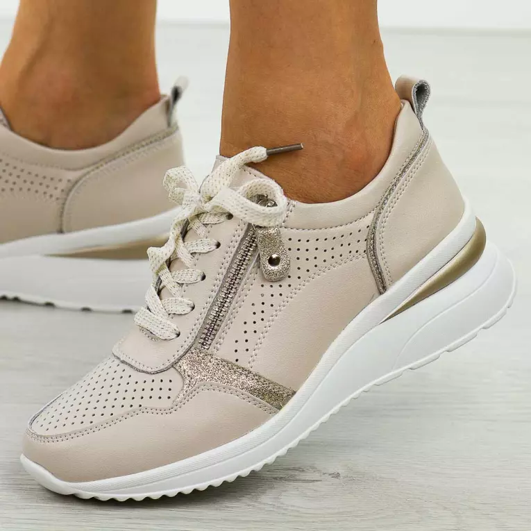 Beżowe skórzane sneakersy damskie na koturnie Cambell 94311