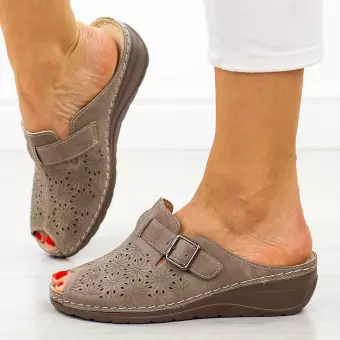 Khaki klapki damskie na koturnie Potocki 24300