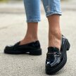 Czarne loafersy damskie, lakierowane mokasyny POTOCKI 12122