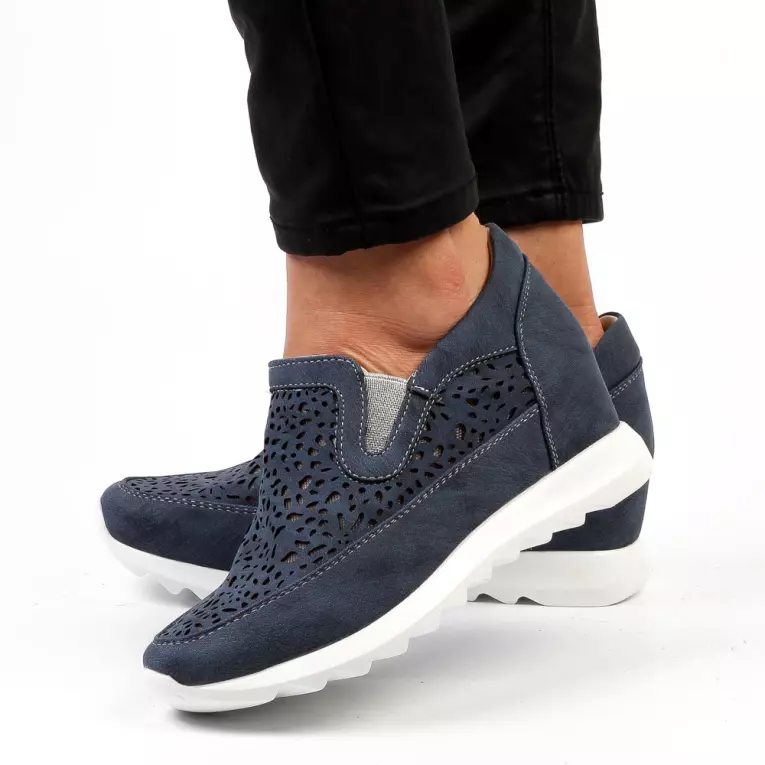 Niebieskie ażurowane sneakersy damskie JEZZI SA170-9