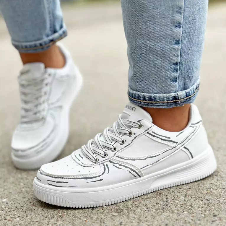 Białe sportowe buty damskie VINCEZA 8785 WT
